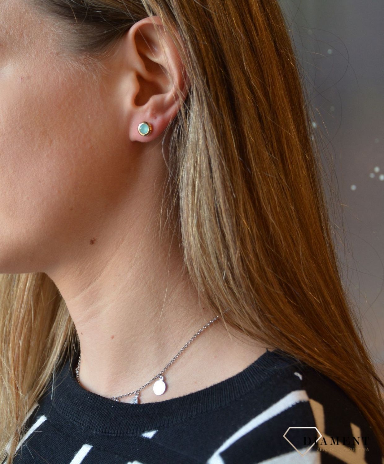 Piękne, delikatne kolczyki przy uchu z cyrkonią. Kolczyki Damskie w Sklepie z Biżuterią zegarki-diament.pl. Piękne i Eleganckie kolczyki dla Kobiet. Darmowa wysyłka..jpg